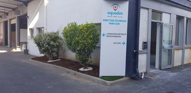 Entrée d'une agence Aquadim